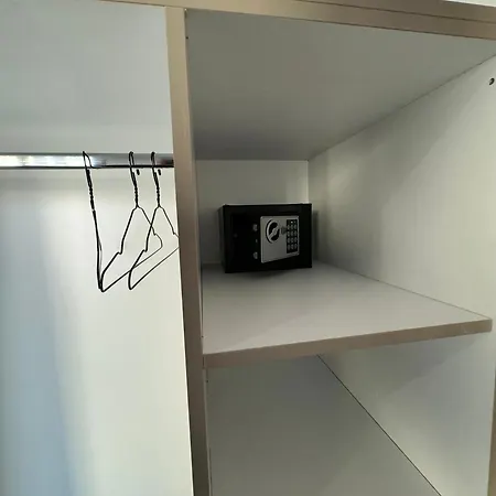 Kozy Koala Apartments, N21, Near Akropolis Apartment